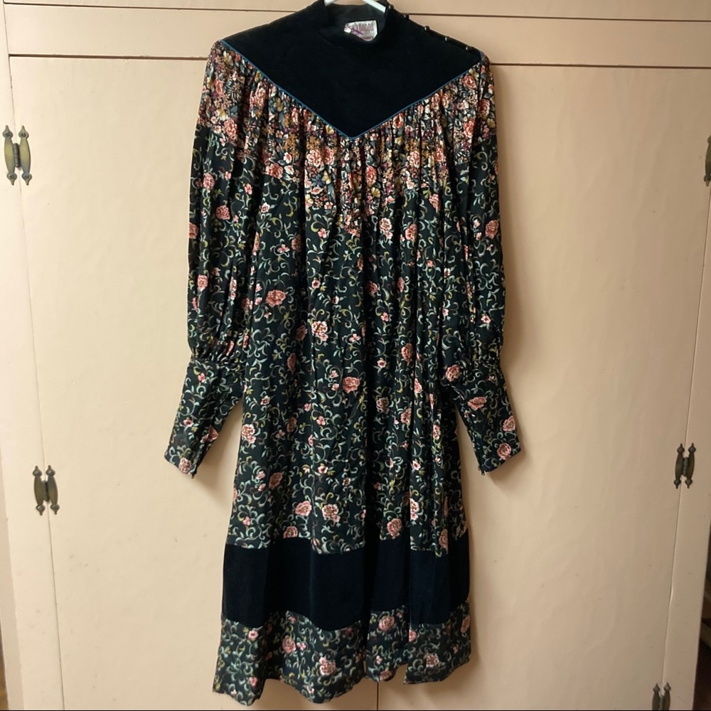 🏆Host Pick🏆 Amazing Vintage Maggy London Dress - Picture 4 of 16